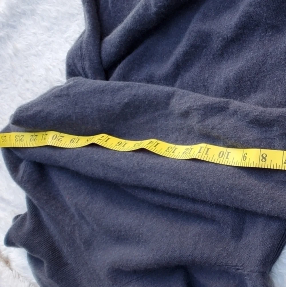Club‎ Monaco Cashmere turtle neckL
